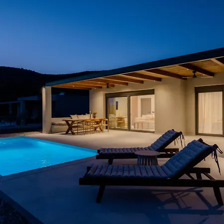 Citrus With Pool And Sea View Near Nafplio Feriehus